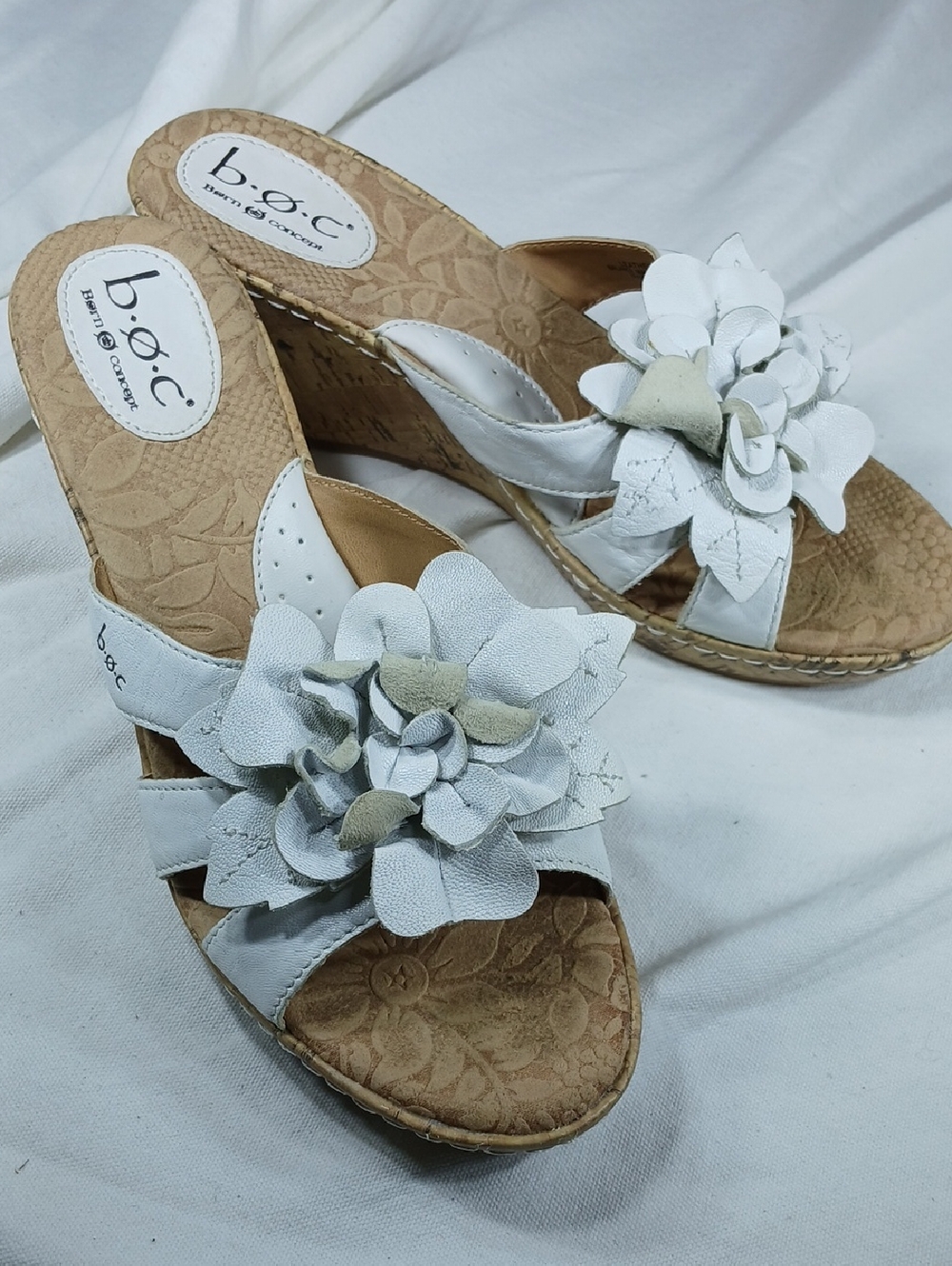 b.o.c. White Floral Leather Wedge Sandals